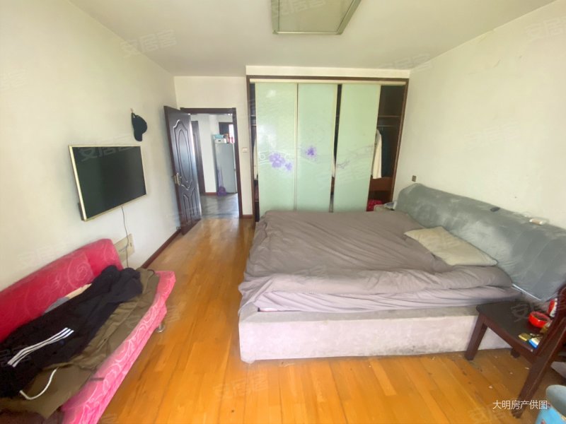 天虹地铁口花苑新村3房精装出售