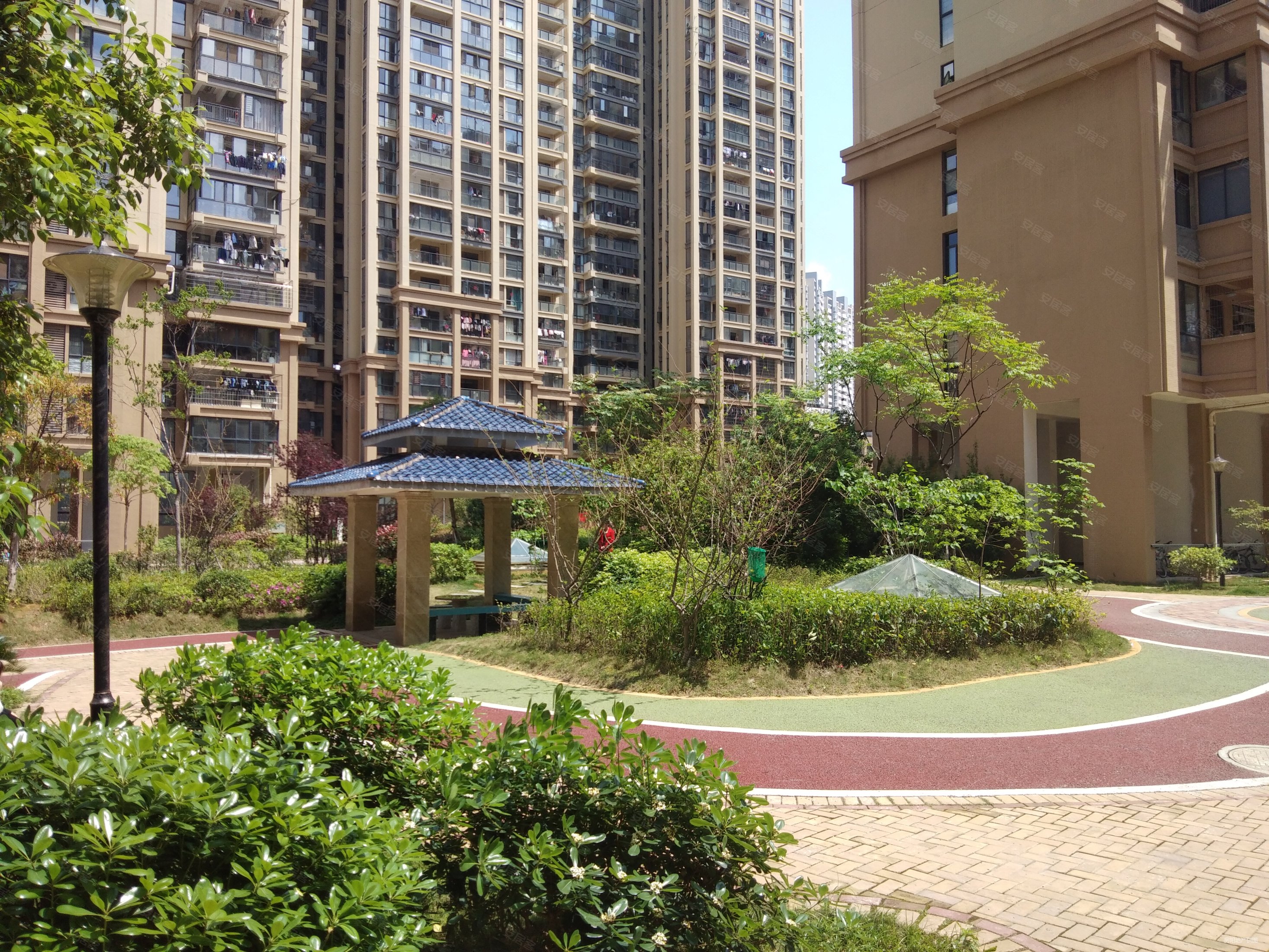 城央一品4室2厅2卫115㎡南北150万