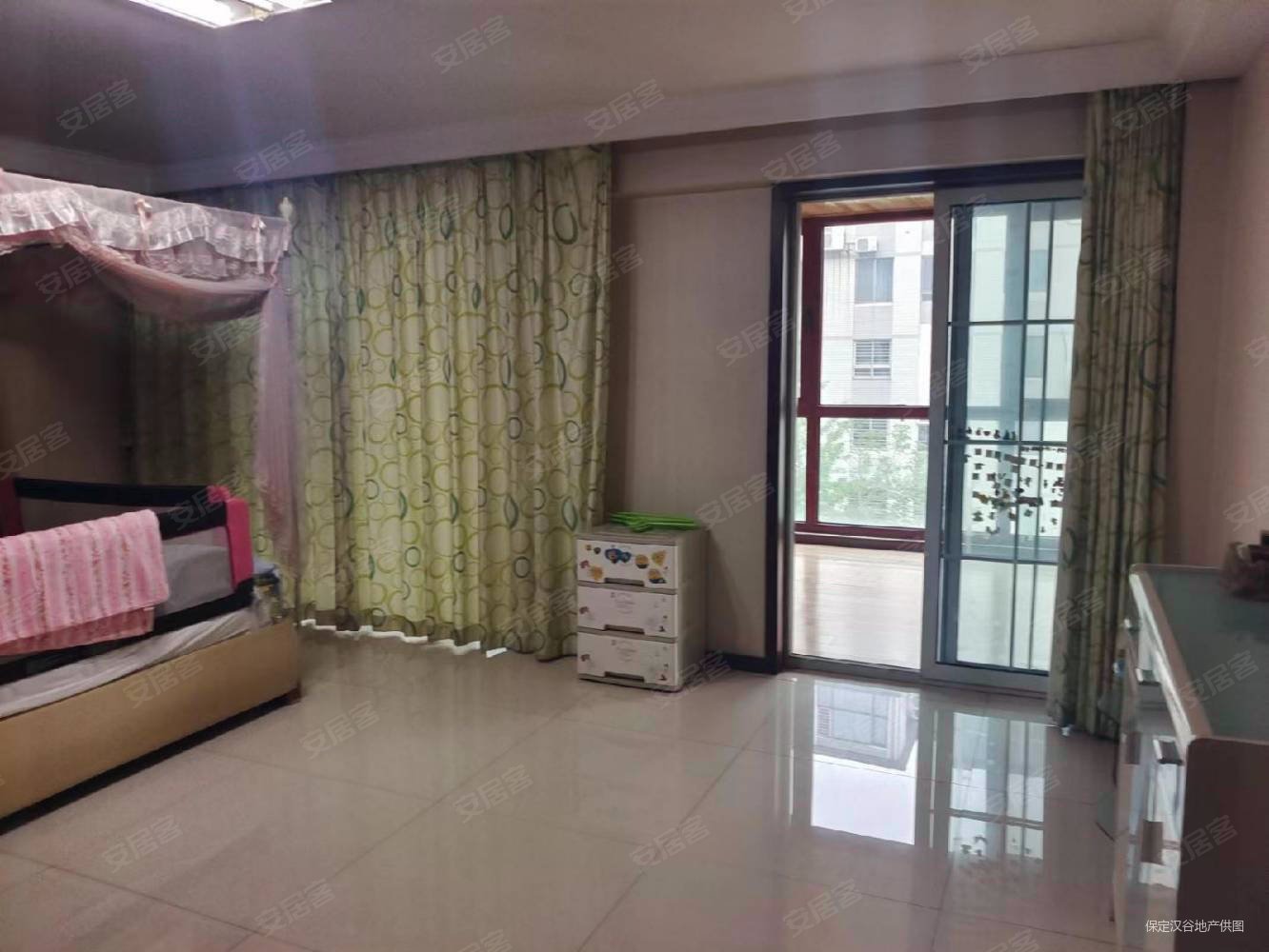 钻石嘉园5室3厅3卫267㎡南北280万