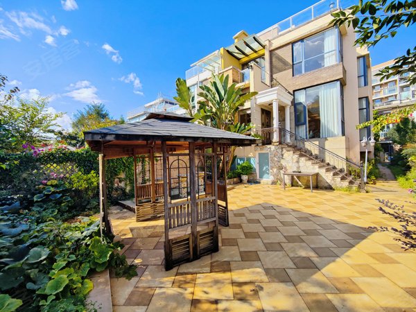 昆明西山滇池度假区滇池卫城紫庐滇池度假区 球道边精装别墅 前后花园