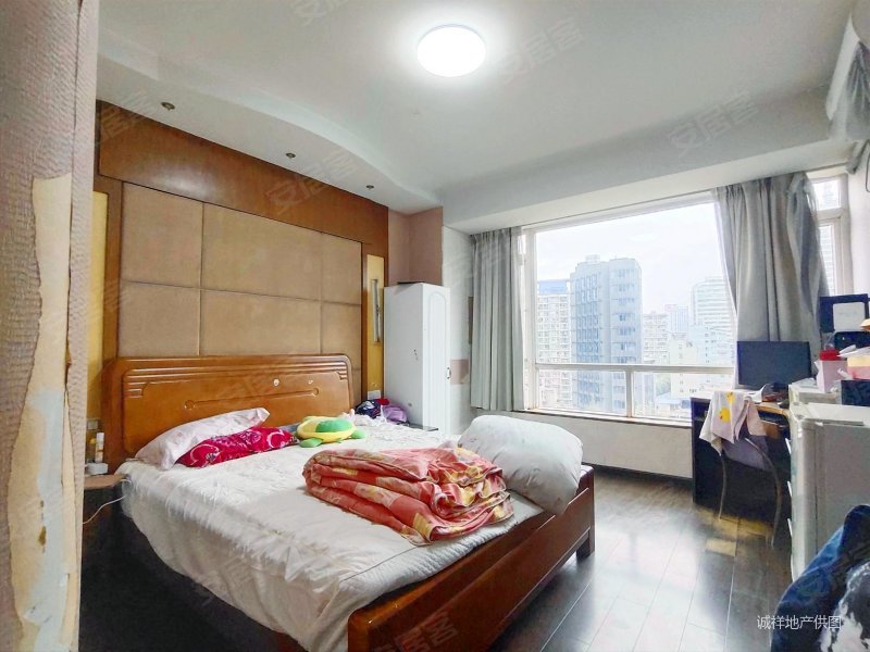 嘉州轻轨旁 金华苑 三房带屋顶花园,金华苑二手房