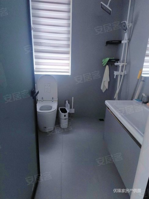 带车位中间楼层精装修采光视野开阔着急出售随时看房,东南智汇城香峪