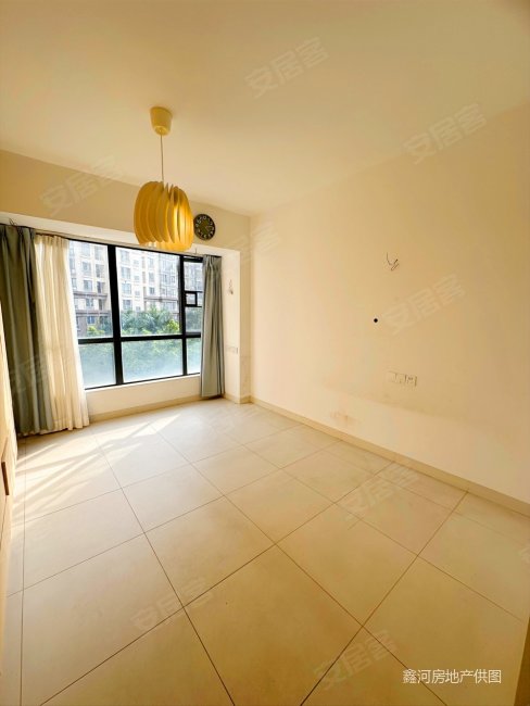 光正附近摩卡小镇精装修3房2卫朝看花园配套设施齐全