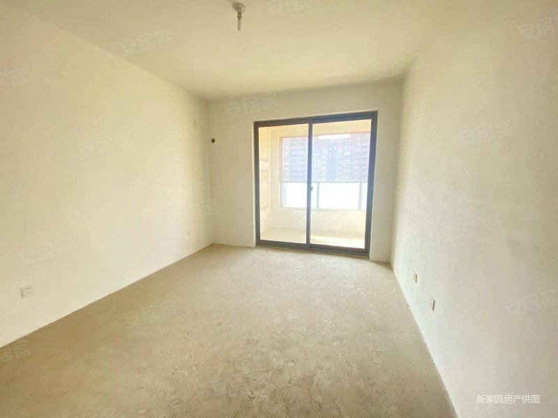 总高18层中上楼层万濠星城南北通透毛坯任意装修