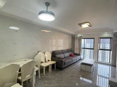泸州江阳万诚国际中心万城国际三室两卫，家电齐全，生活方便，随时看房出租房源真实图片
