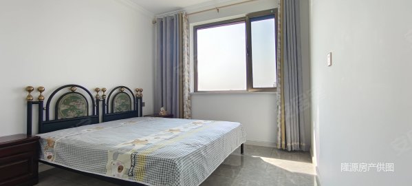 明湖公馆3室2厅2卫139.9㎡南北83万