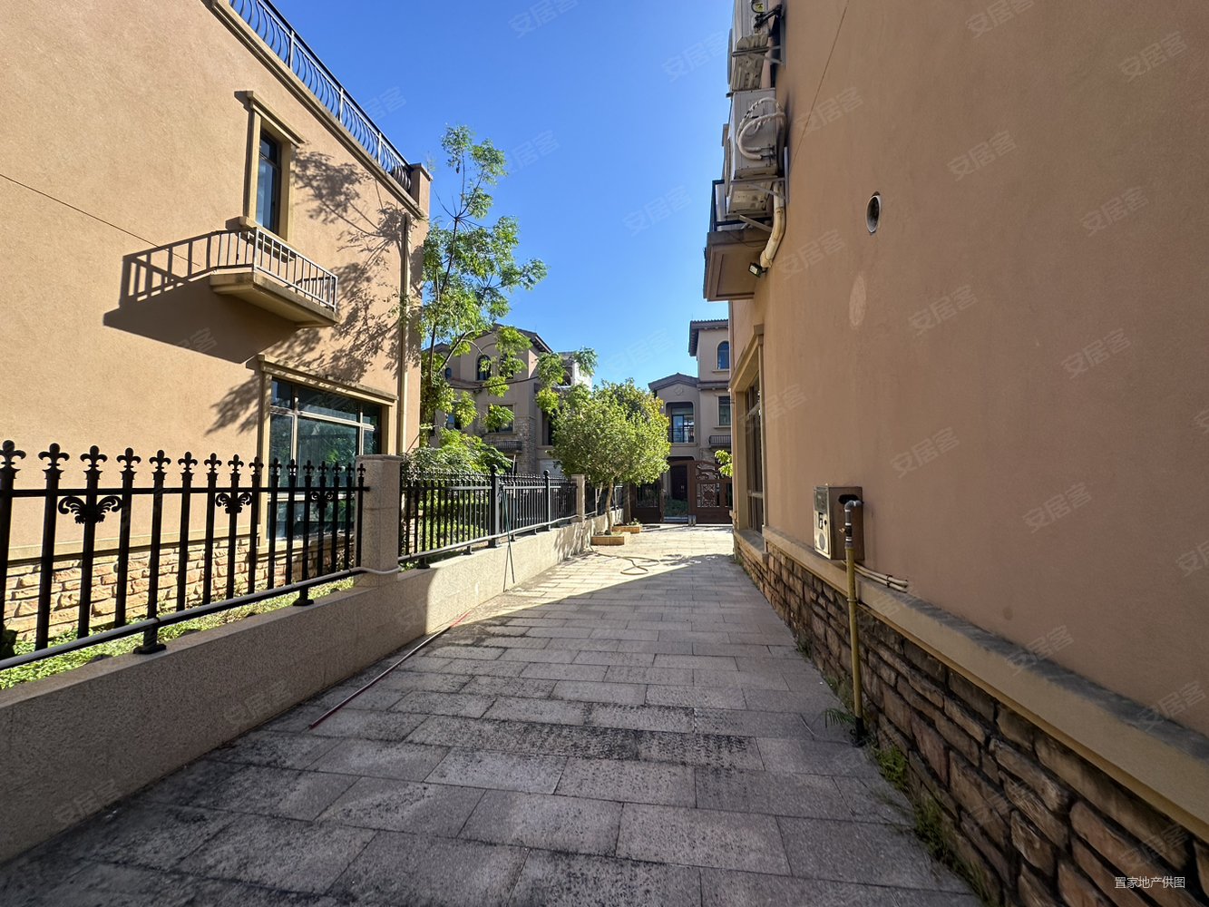 碧桂园城市花园(别墅)5室2厅5卫252㎡南北178万