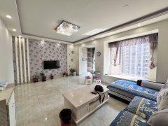 雅安雨城正黄金域片区正黄一期3室精装，有空调，价格可议出租房源真实图片