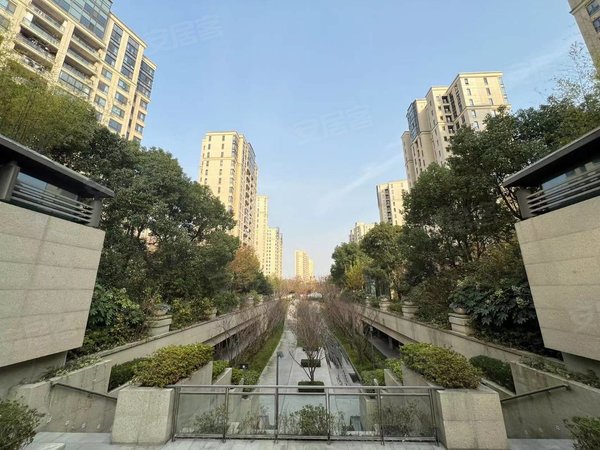 上海青浦徐泾仁恒西郊花园(仁恒西郊花园)162户型精装四房 全配 采光