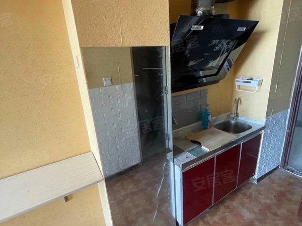 青岛平度李园圣凯国际押一付一650一月起,空调热水器洗衣机冰箱都有