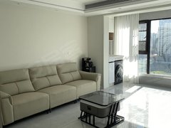 兰考兰考县兰考县城可租半年 精装大四房 拎包入住 全新家具家电出租房源真实图片