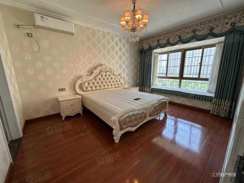 观澜苑小高层电梯中层,免费停车九成新,急售