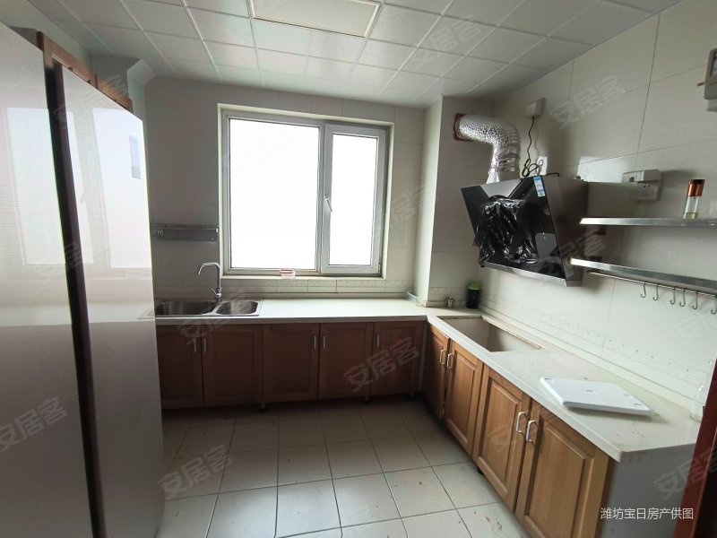 青云国际城新出电梯房大h户型精装未住三室两卫