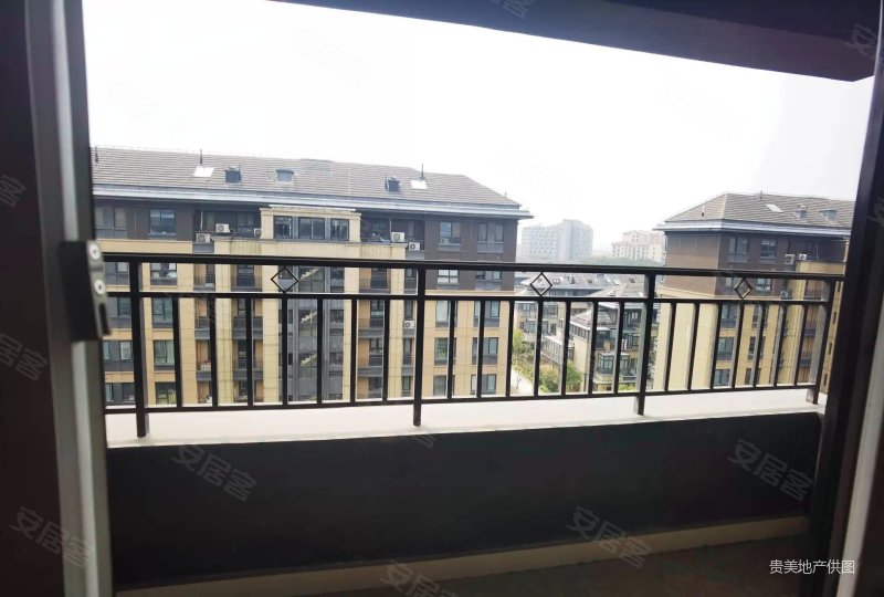 保利铃兰公馆公寓住宅