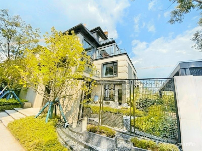 高新区 | 天府二街(联排别墅,带前后150平花园)豪装现房,天鹅湖北苑
