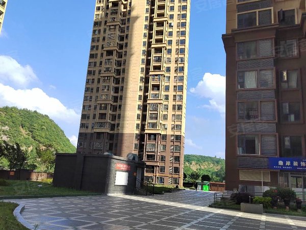 贵阳花溪清溪路阳光花园(花溪)花溪区政府旁  地铁口两房拎包入住1500