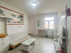 鸡西鸡冠森林公园腾飞二期电梯4楼家装两室一厅900一月年租出租房源真实图片