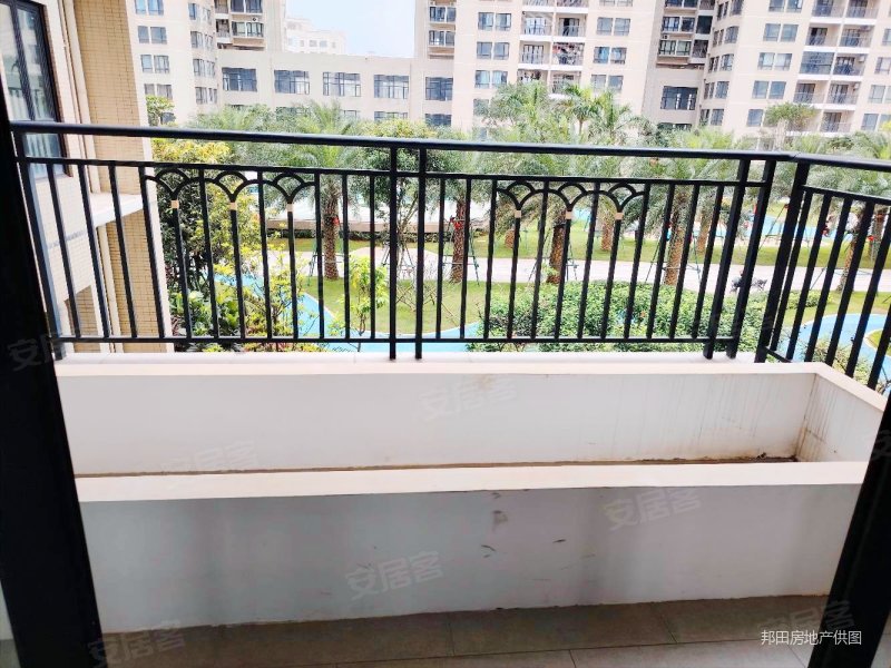 滨江路万景峰5房2厅精装修新房