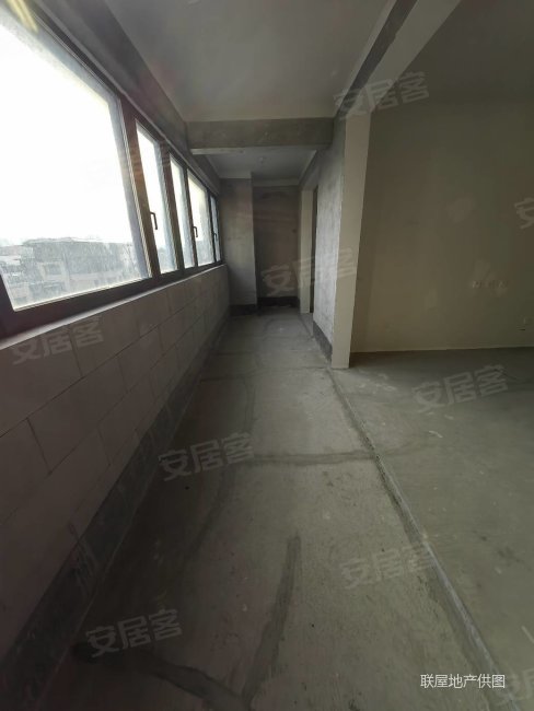 国丰壹号院4室2厅2卫165㎡南北142万