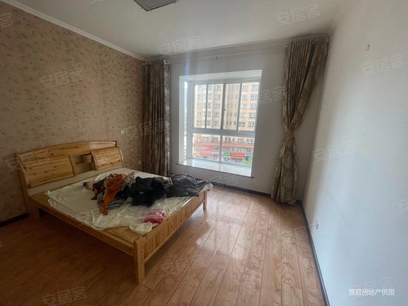 安宁昆钢医院旁 蓝天城 精装修 三室两厅 可按揭