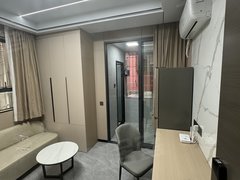 深圳龙岗坂田贝尔路 中海日辉台 通风好 18平 家电齐全出租房源真实图片
