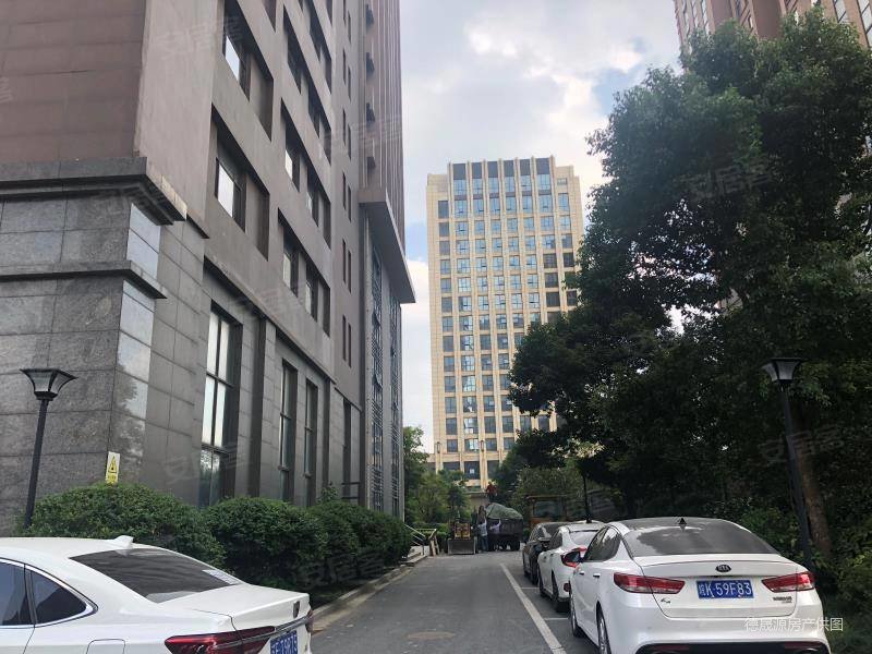 昆山城东地铁口出 精装一室 真实照片 投资自住都划算,隆祺丽景国际