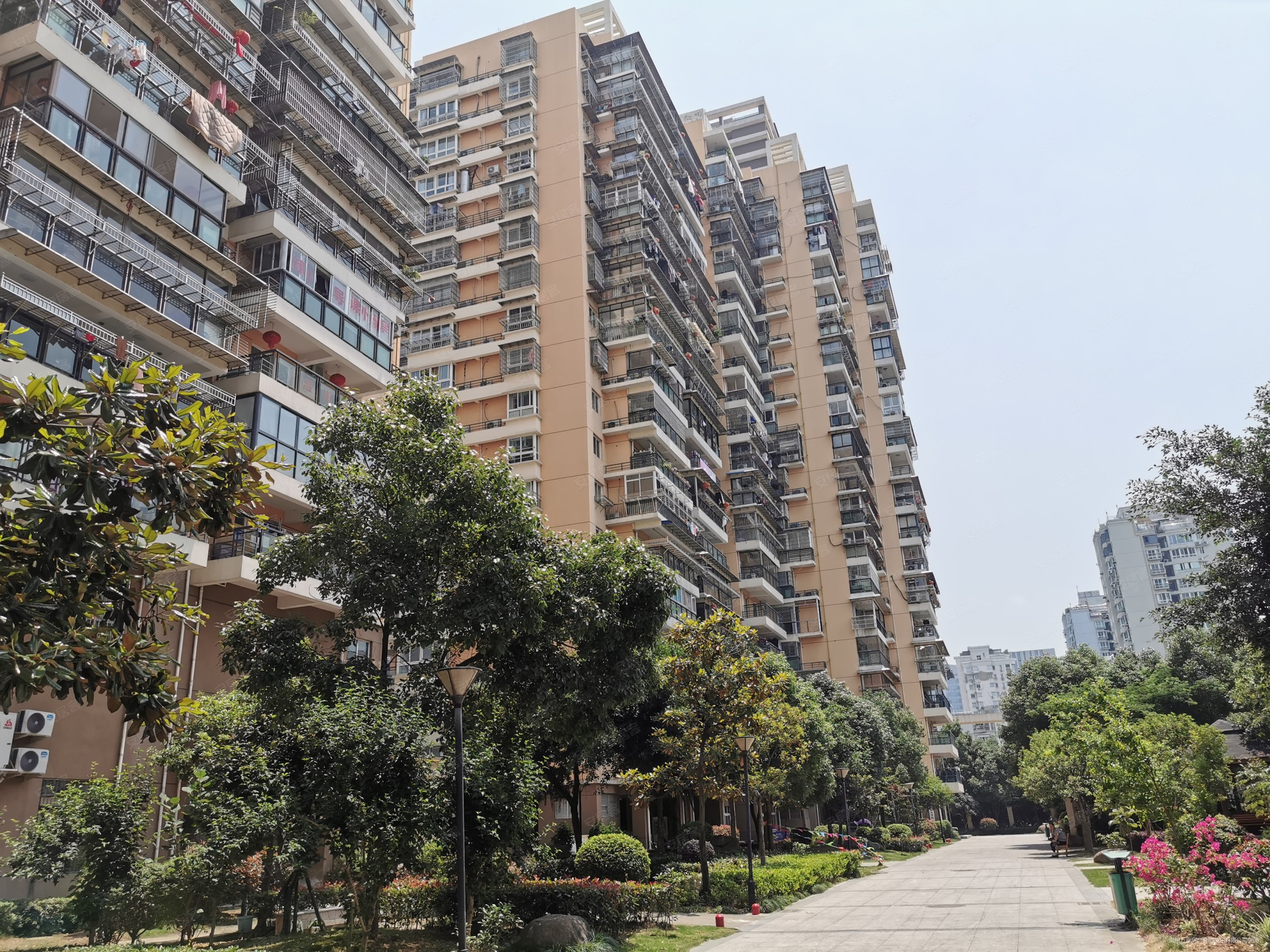 鸿旭嘉苑(南区)4室2厅2卫145㎡南北464万