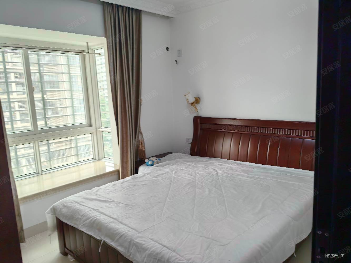 君悦华庭,朝南楼层好,证满,繁华地段,随时看房