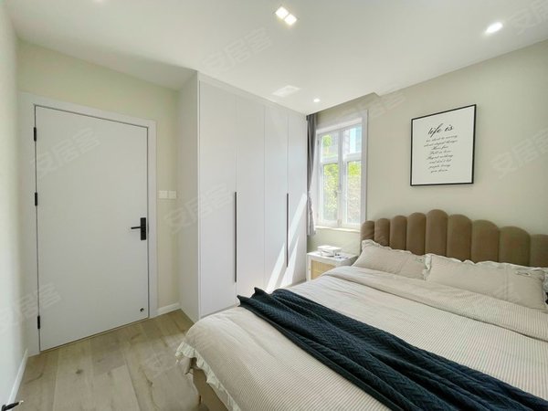 上海浦东潍坊新村竹南小区陆家嘴到了 世纪汇广场 近地铁 低楼层精装修的豪华房间出租房源真实图片