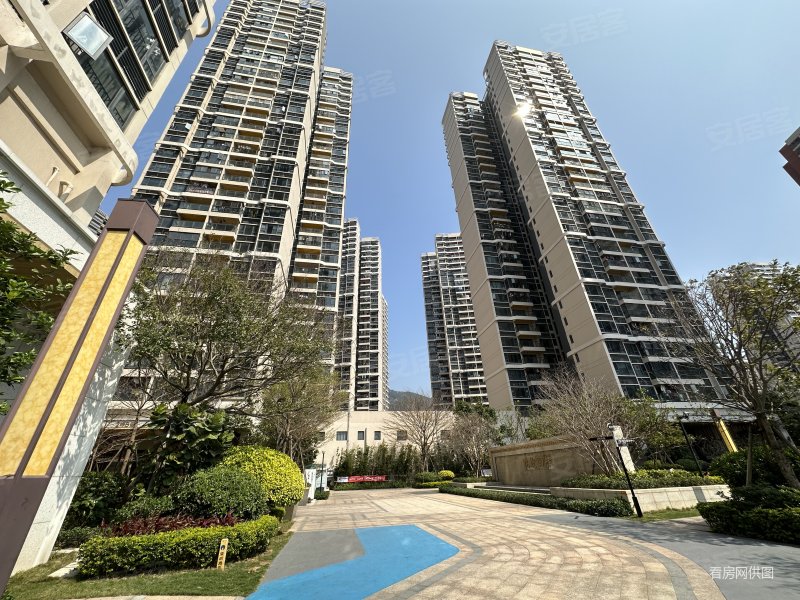 精装修,赠送全屋家私电器99新,急卖,看房随时方,佳兆业悦海花园二手房