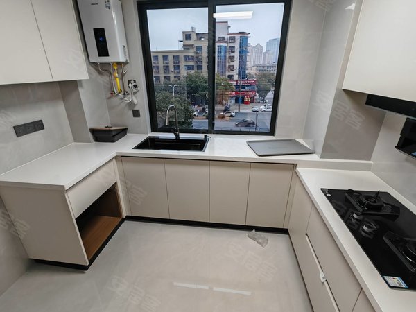 金华东阳东阳市中心朝阳大众华府您没看错 精装修4室 出租。全新家具 真的很靓眼出租房源真实图片