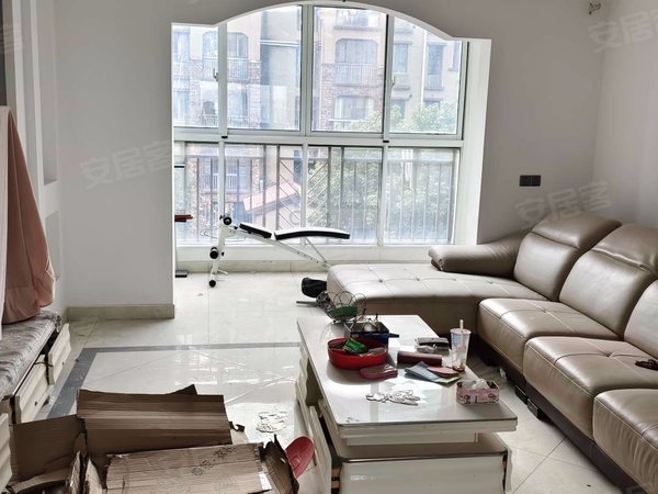 苏州常熟东南开发区三一荣域三一荣域 3室2厅2卫 3500.