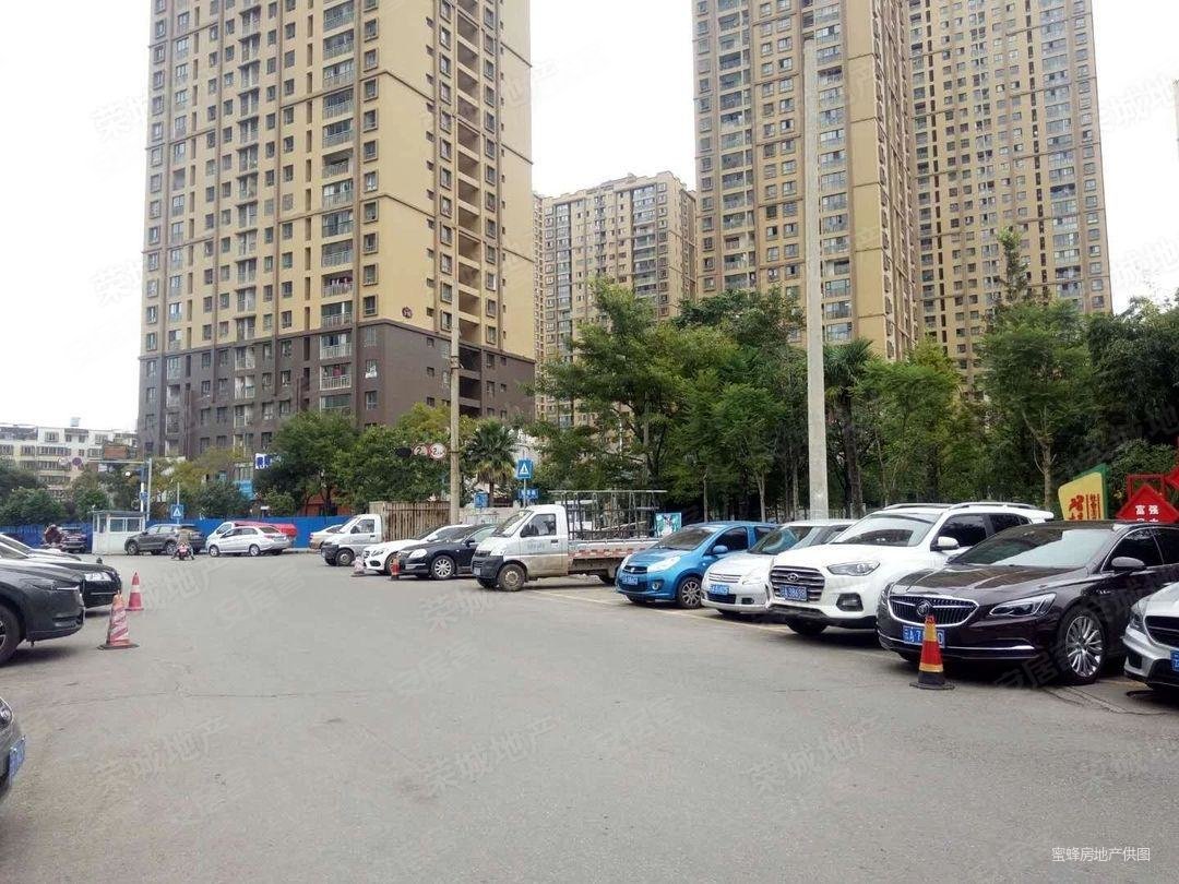 溪畔丽景小区1室570平售房