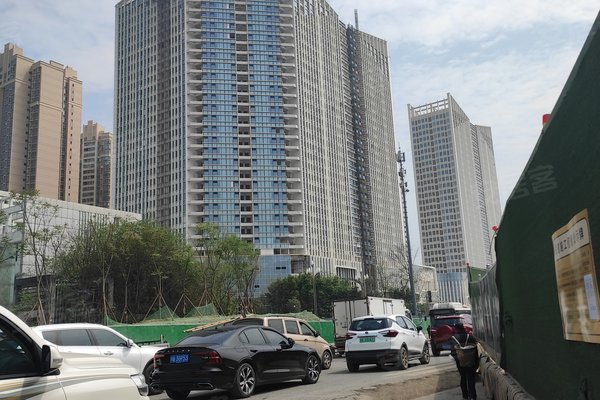 雄飞生活广场(商住楼)