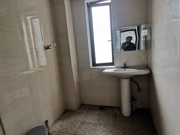 红星国际广场晶品,闽江大道租房,爱琴海旁 三房可办公 可员工宿舍