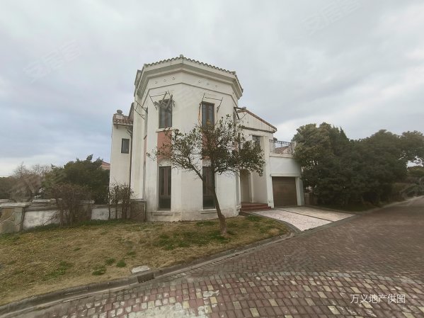 阳光海岸临河独栋别墅位置超好花园500平满五年急售