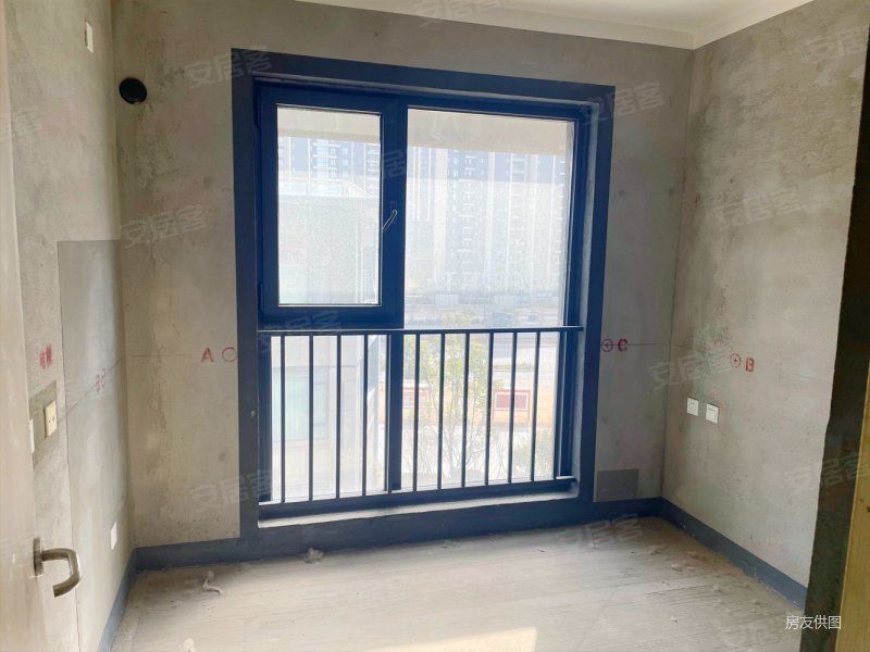 南三环永威品质89平通透三房总价102万有钥匙