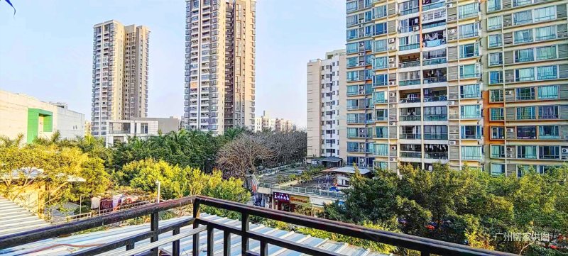 中兴花园精装三房小区近地铁公交旁边有购物中心随时看房