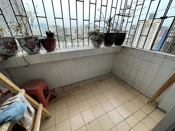 深圳罗湖蔡屋围西湖花园真实在租实用三房适合住家选择近红岭小学桂园