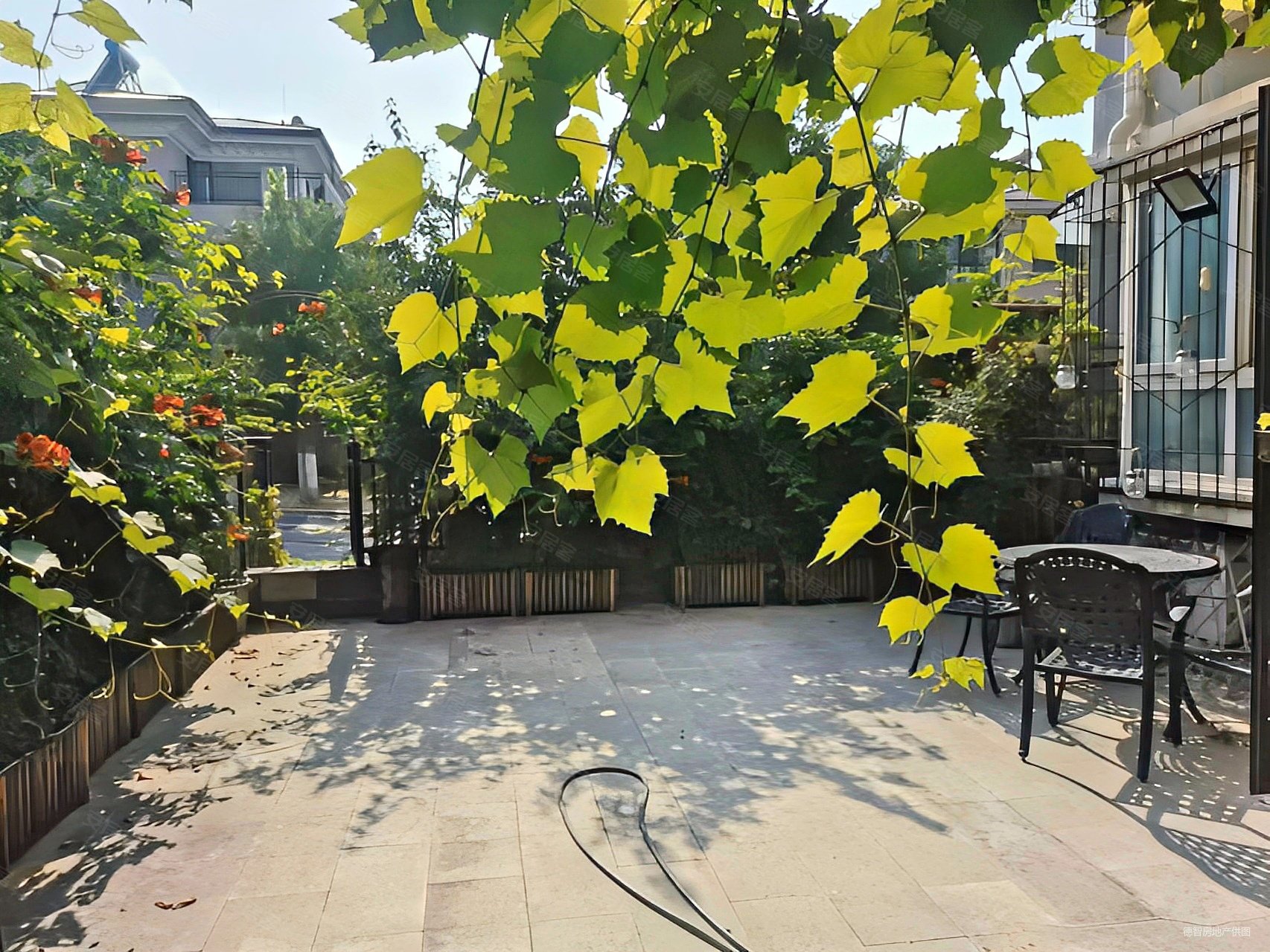 奥体汉峪林景山庄110平带院70平送地下室25平142万