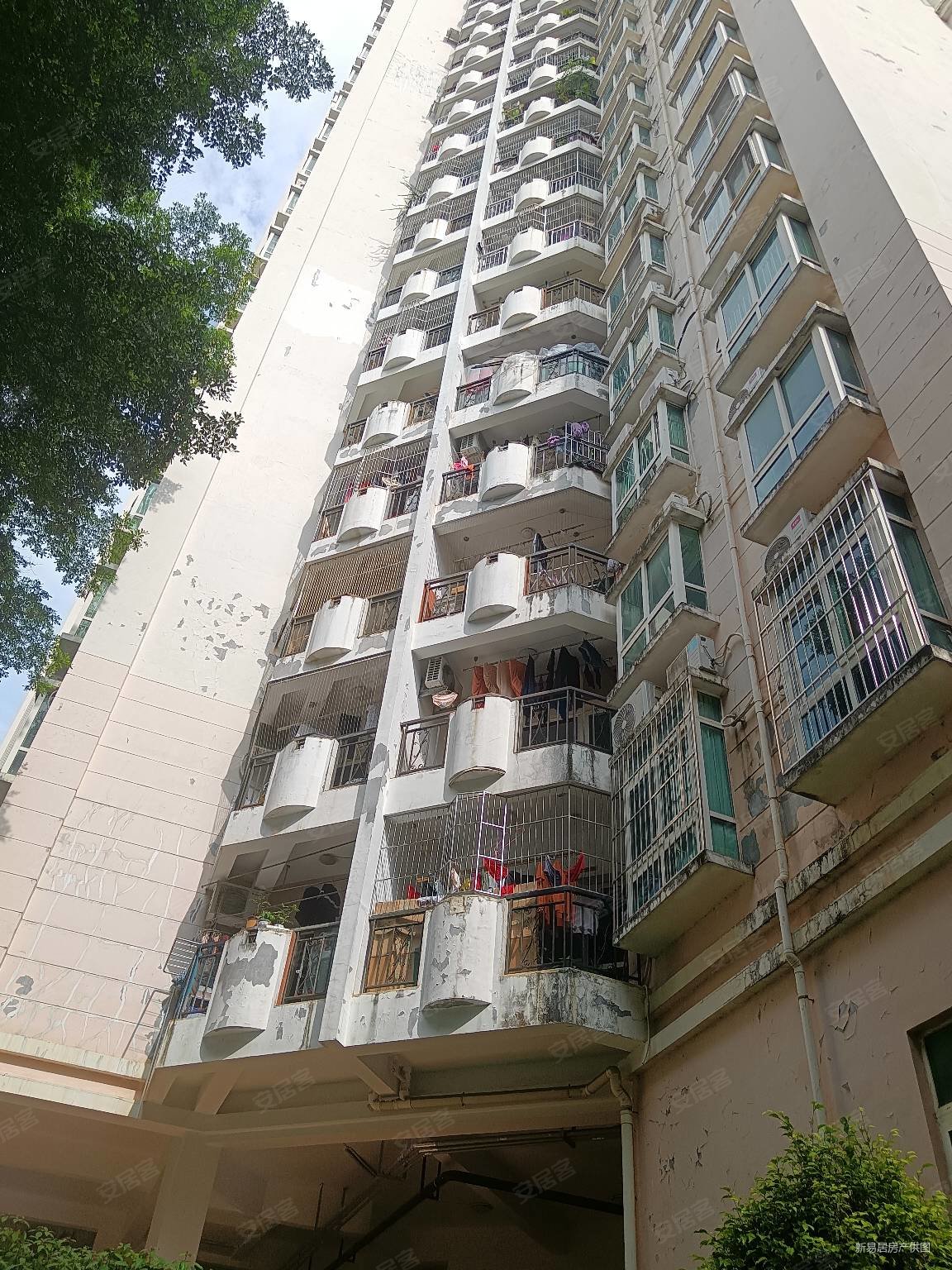 叠翠山庄四房二厅二卫150平方售价120看房方便