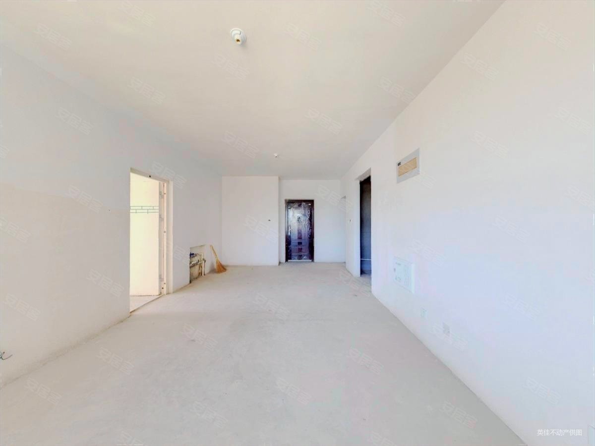 九中附近 纯毛坯 万德御景峰 电梯好楼层 不挡光 全明