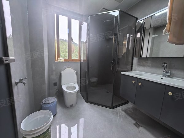 金华东阳横店秦王公馆秦王公馆四室两厅两卫精装，民水民电拎包入住包物业出租房源真实图片