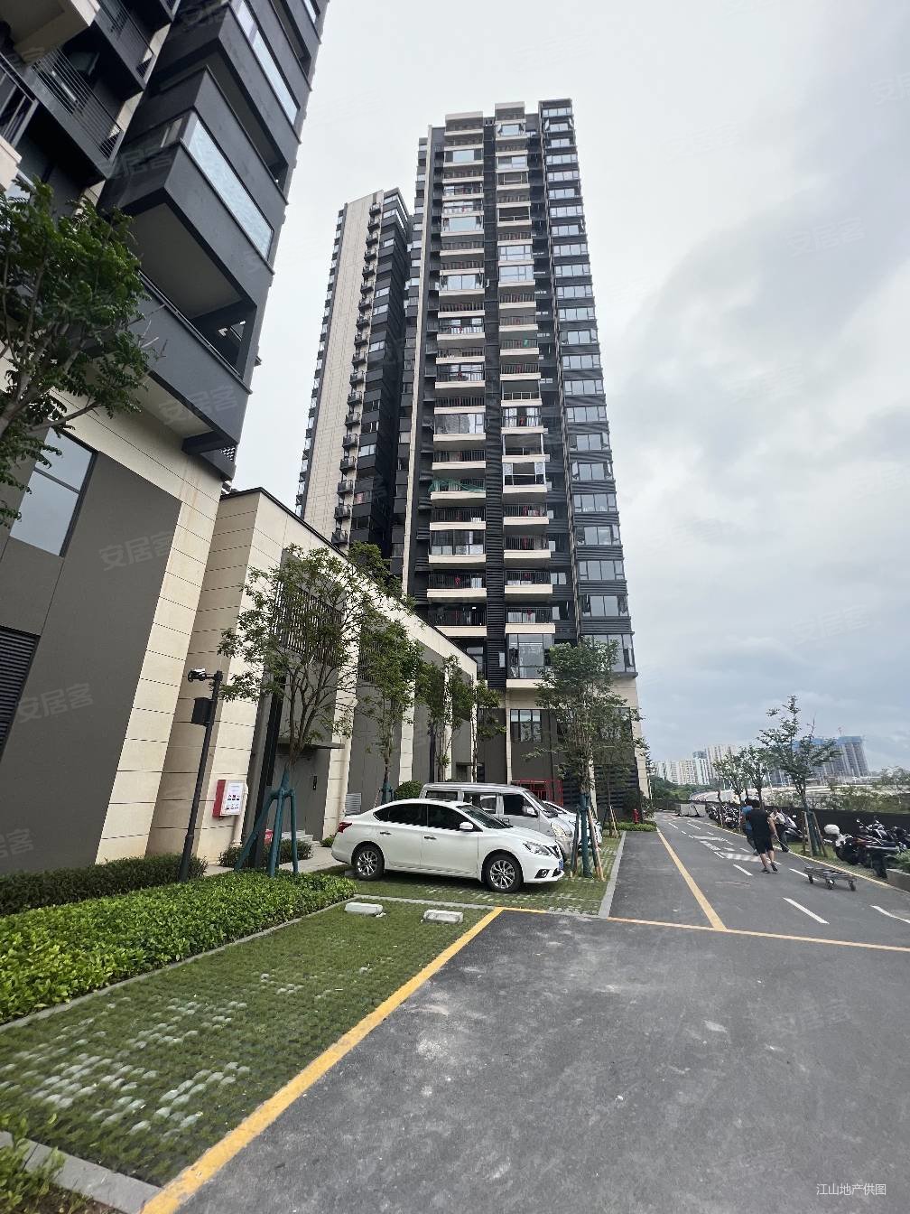 华润江南中心南北通透的三房两厅两卫