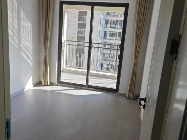 宿州萧县萧县城区融翔天街融翔天街 3室1厅2卫 电梯房 118平 南北通透