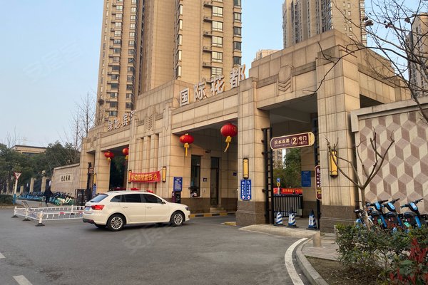 绿地滨湖国际花都