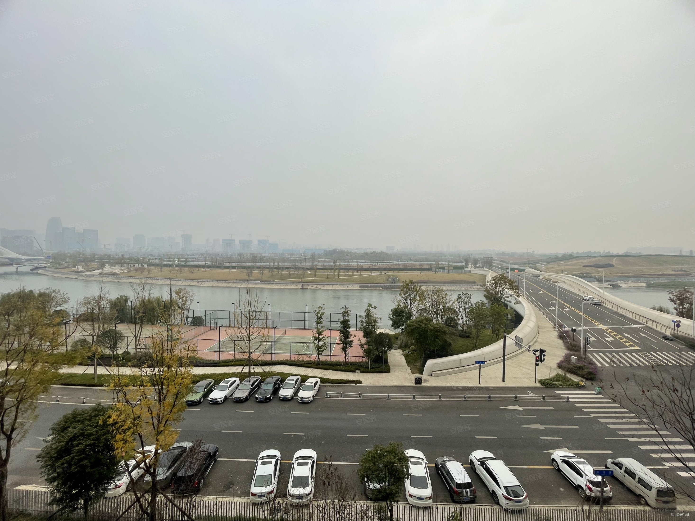 全新急出复地金融岛轻奢四居室客厅直视蜿蜒锦江公园毗邻