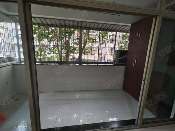 深圳福田新洲新洲花园福田中心区近地铁口安静4房家私电器全齐出租