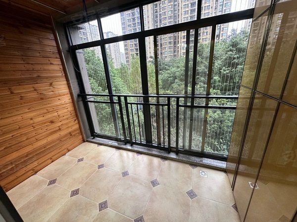 重庆南川南川城区香格里拉西苑香格里拉西苑精装三室出租出租房源真实