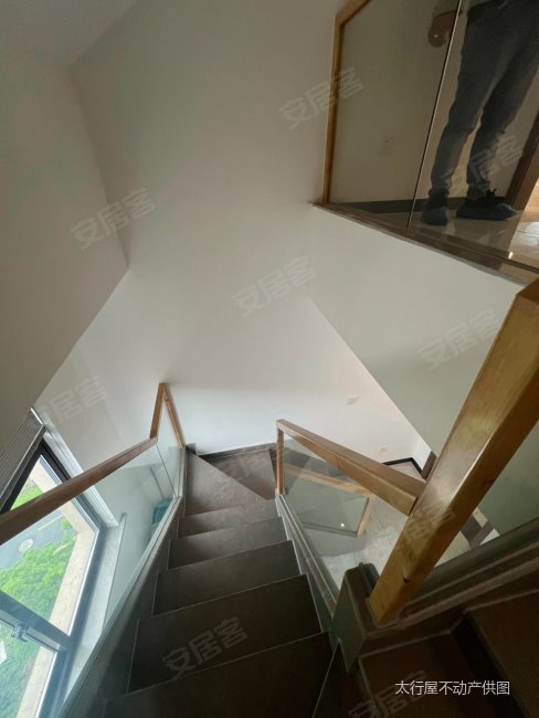 价格可刀苏州湾精装洋房顶复花一层的钱买两层精装全配随时看